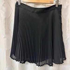 Guess by Marciano Black Pleated mini Skirt
